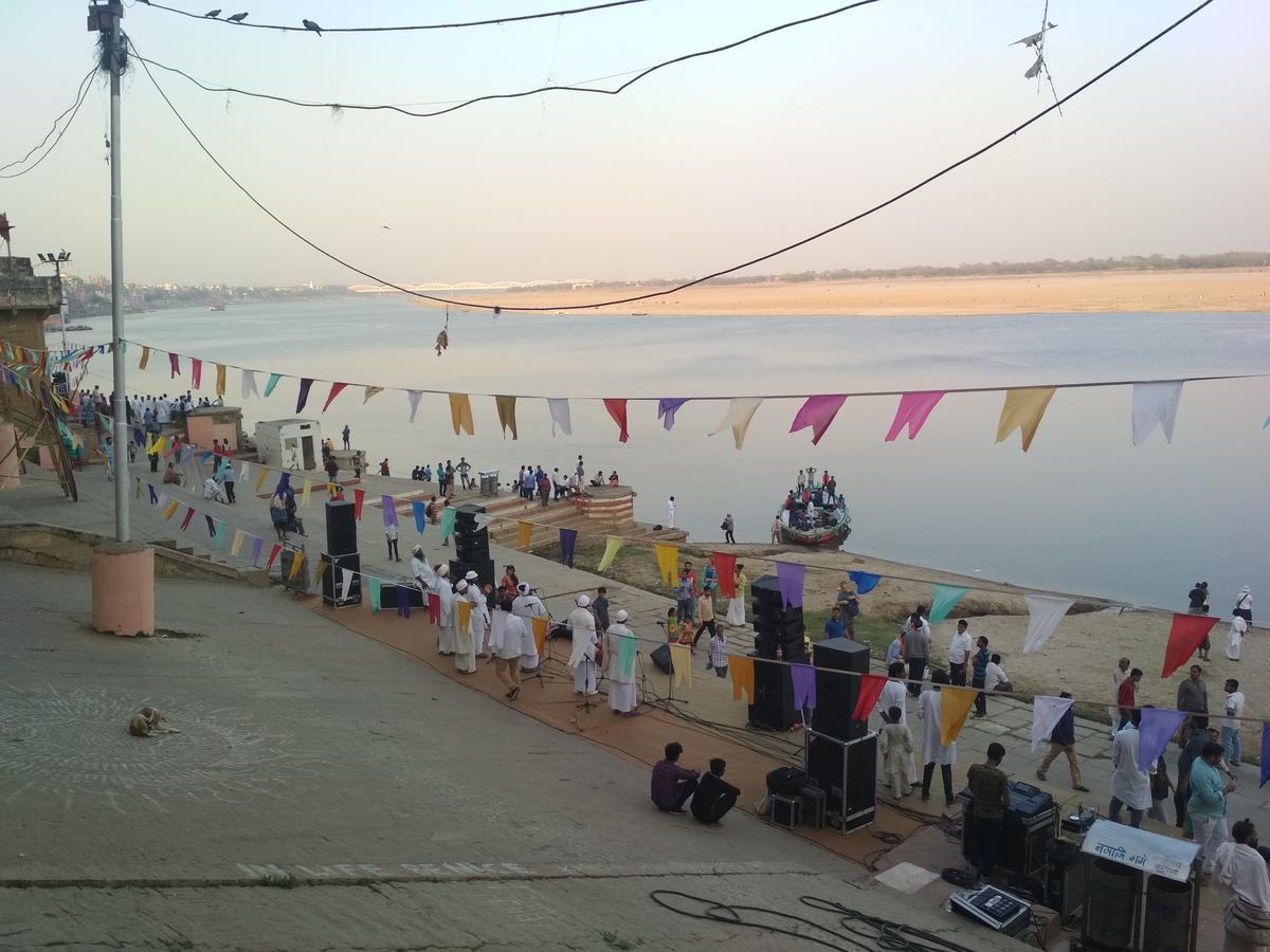 Leela Guest House Varanasi Esterno foto