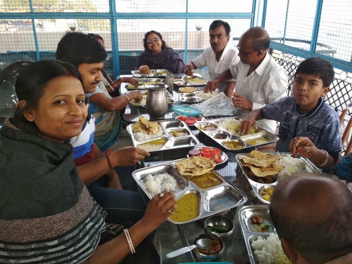 Leela Guest House Varanasi Esterno foto
