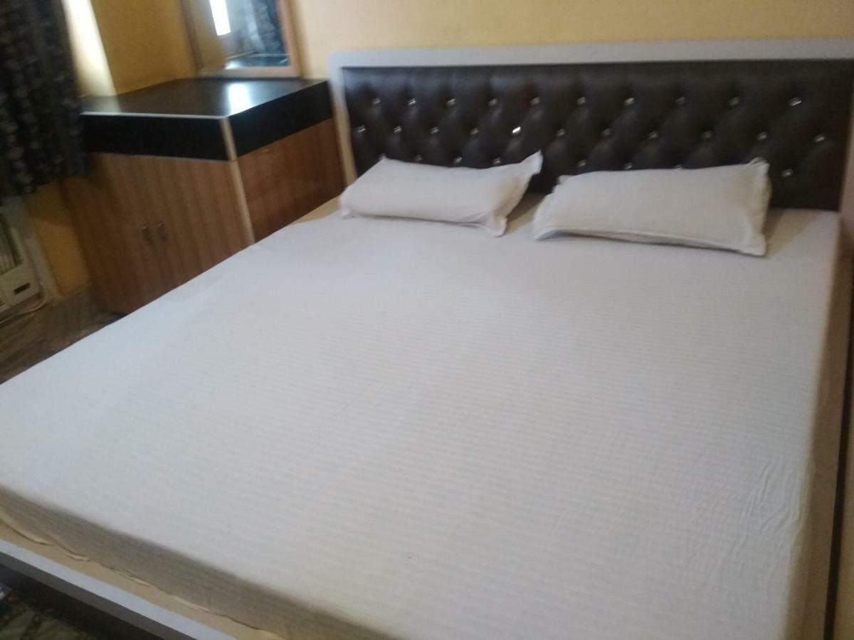 Leela Guest House Varanasi Esterno foto